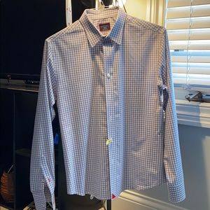 UnTuckit Medium slim fit button down